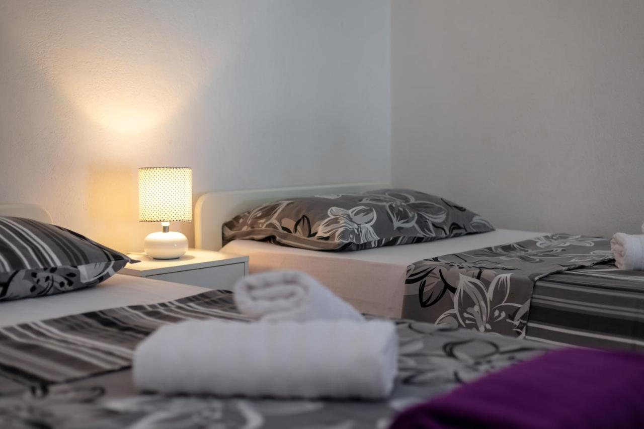 Holiday Home Barbara Trogir Bagian luar foto