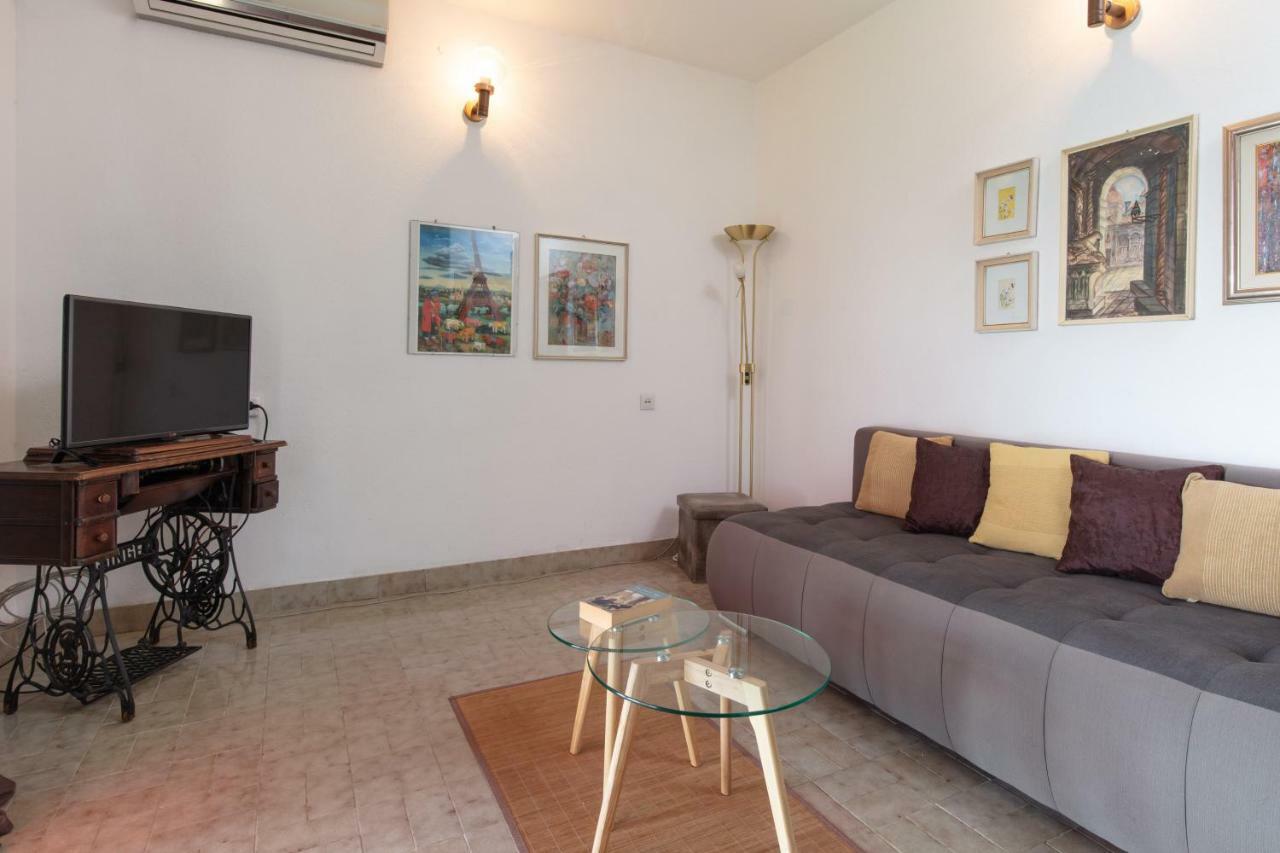 Holiday Home Barbara Trogir Bagian luar foto