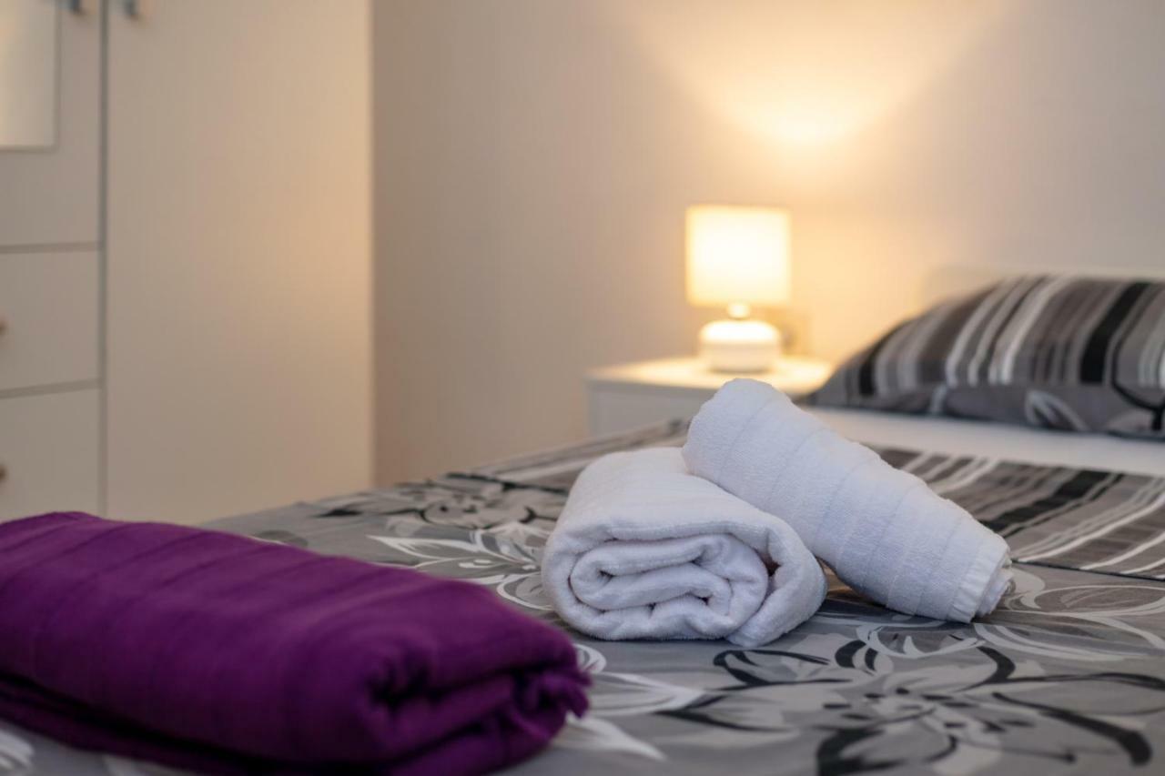 Holiday Home Barbara Trogir Bagian luar foto