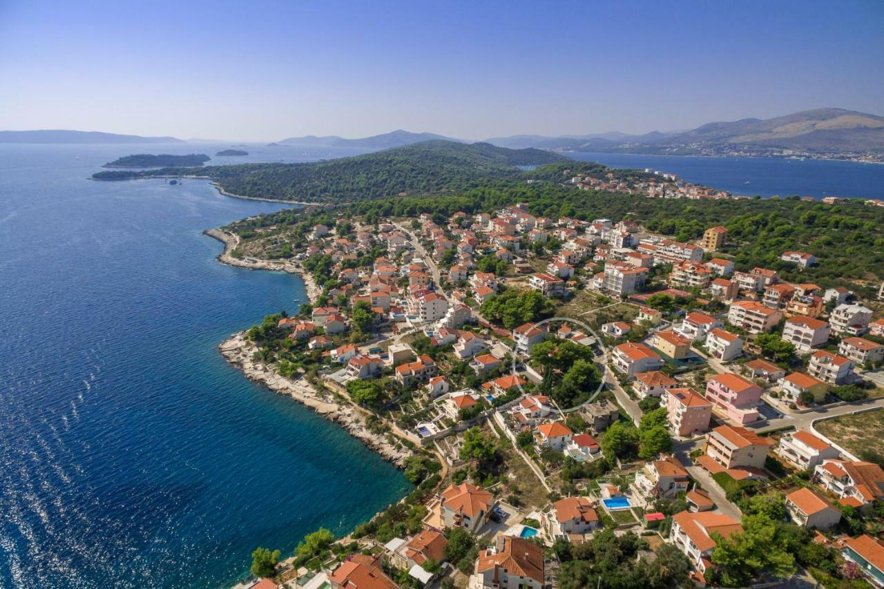 Holiday Home Barbara Trogir Bagian luar foto