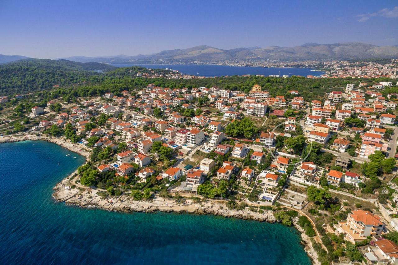 Holiday Home Barbara Trogir Bagian luar foto