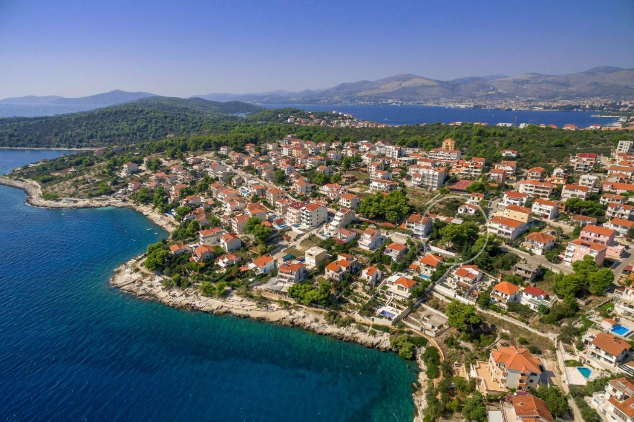 Holiday Home Barbara Trogir Bagian luar foto